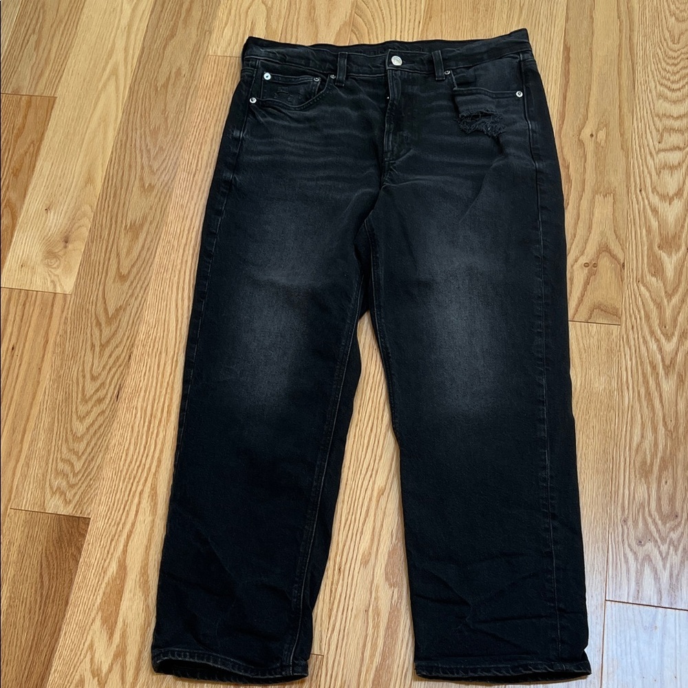 American Eagle 12R black distressed super high rise ankle straight jeans.